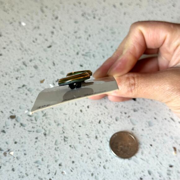 4 NEW Vintage 1950s Green & Gold BGE Buttons on Card Shank Round Marbled - Picture 7 of 9